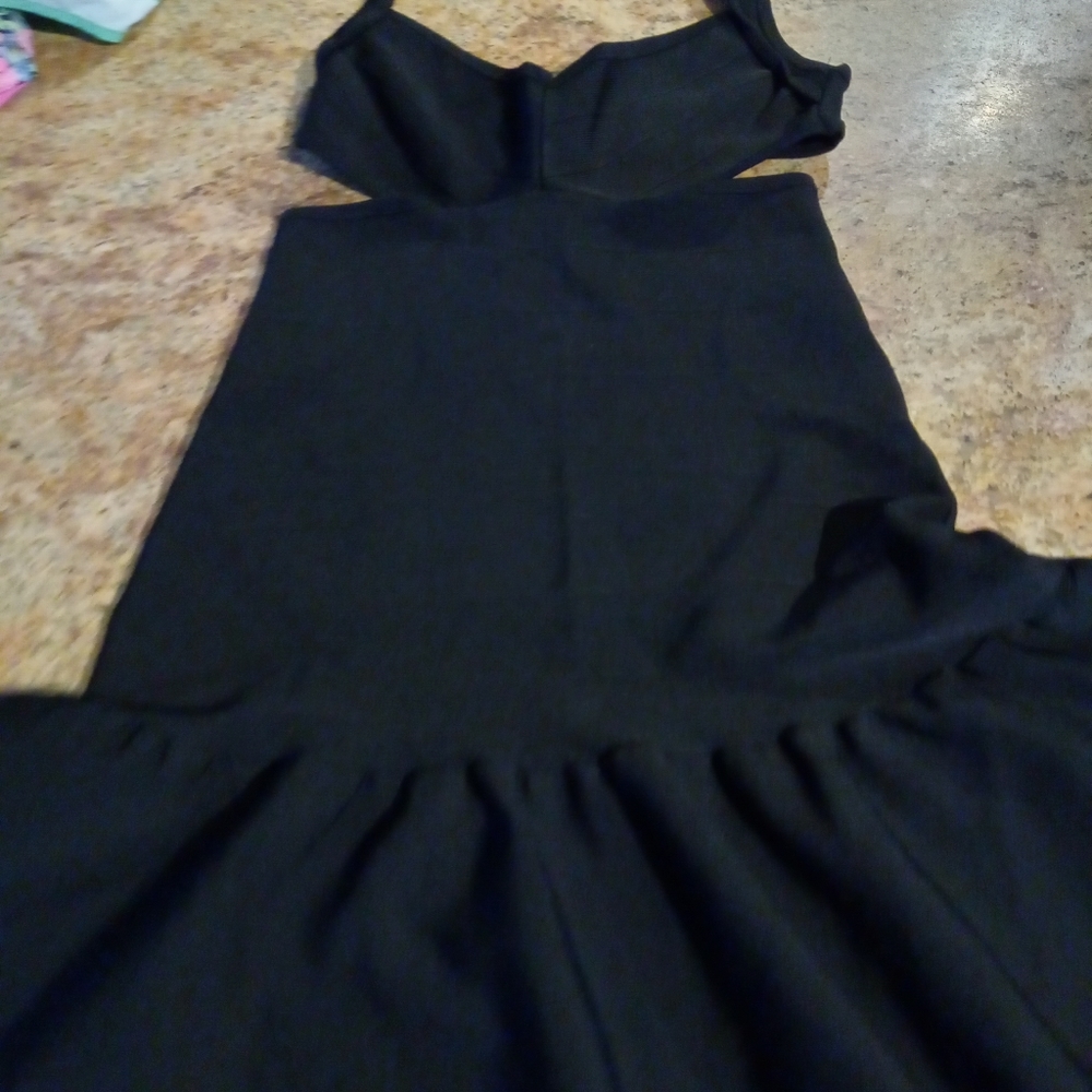 Dress - Picture 2 of 4